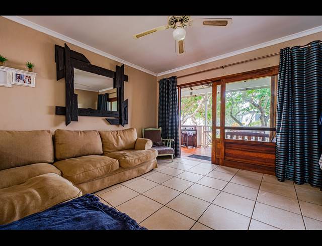3 BEDROOM APARTMENT FOR SALE IN WAKENSHAW ESTATE